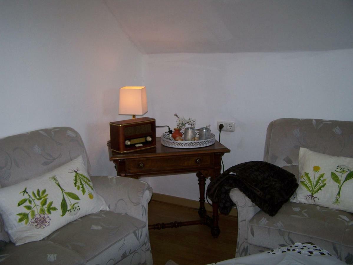 Neroth Katharina Ferienwohnung Am Eifelsteig מראה חיצוני תמונה