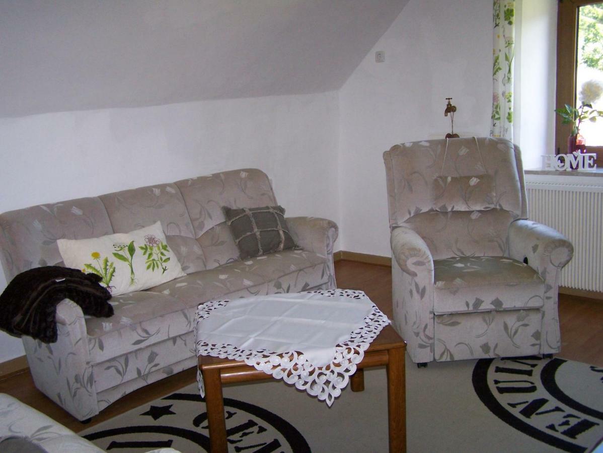 Neroth Katharina Ferienwohnung Am Eifelsteig מראה חיצוני תמונה